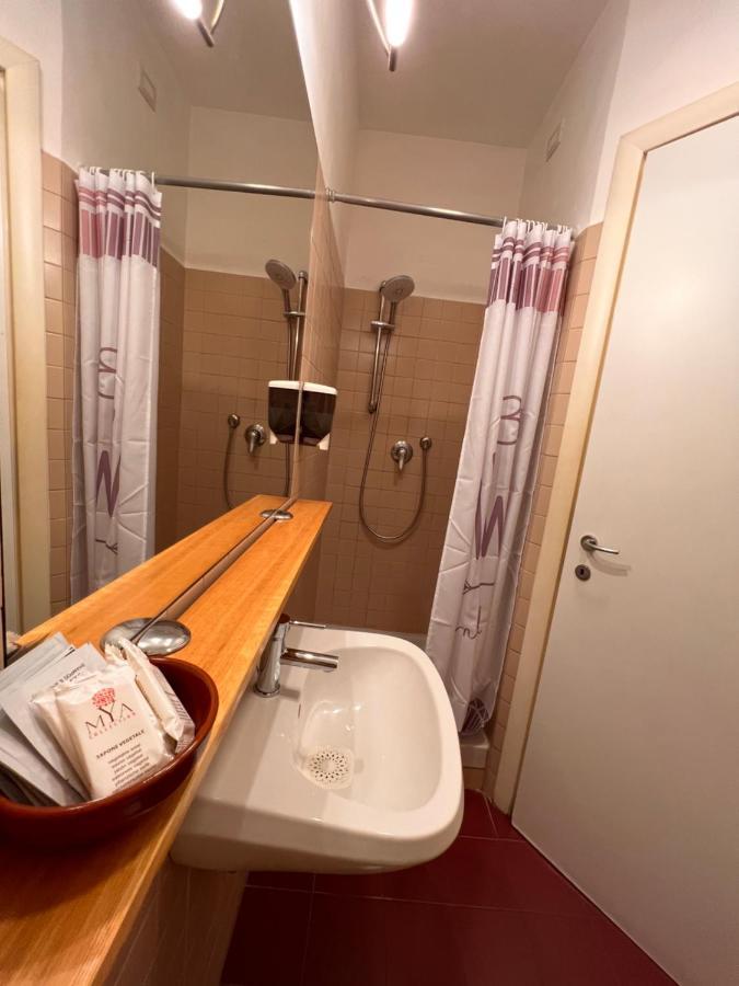 Booking House Rom Exteriör bild