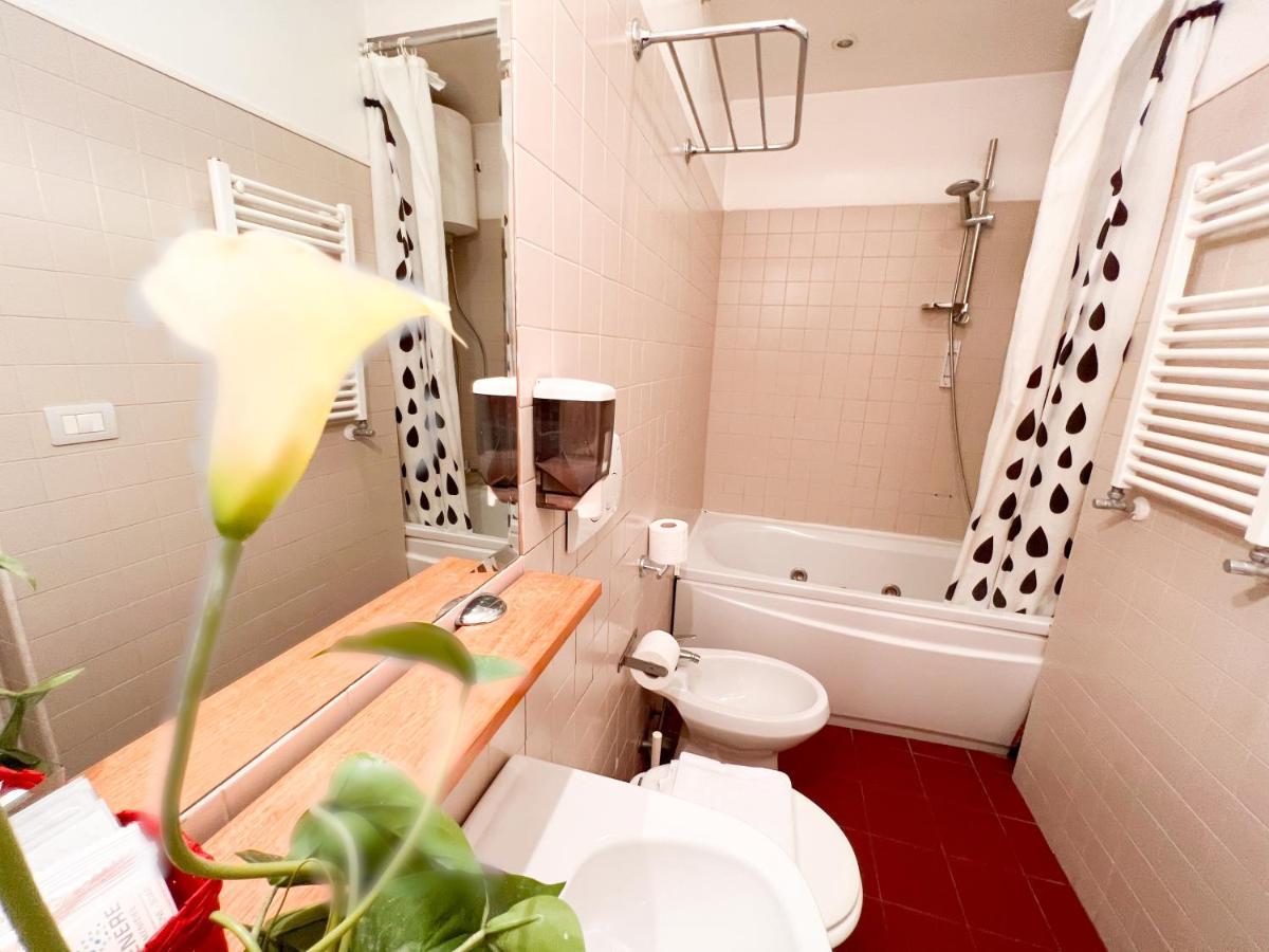 Booking House Rom Exteriör bild