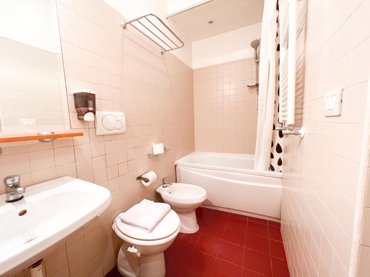 Booking House Rom Exteriör bild